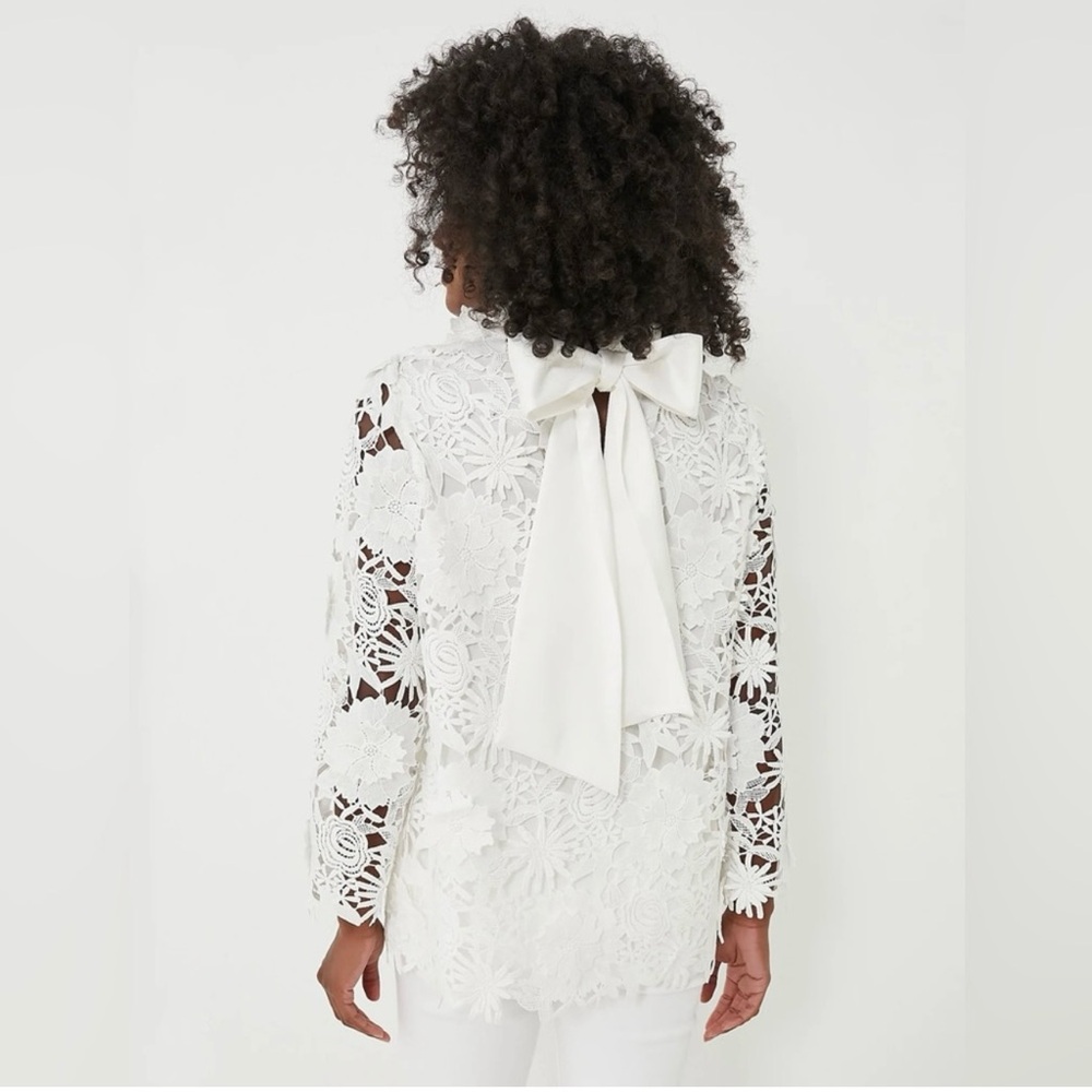 Tuckernuck White Guipure Lace Faye Blouse L Sleeveless Top Ruffle Bow Tie po - Picture 3 of 6